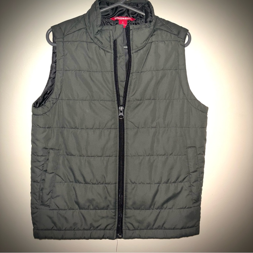 Unionbay Boys Army Green Quilted Puffer Vest Size 5T